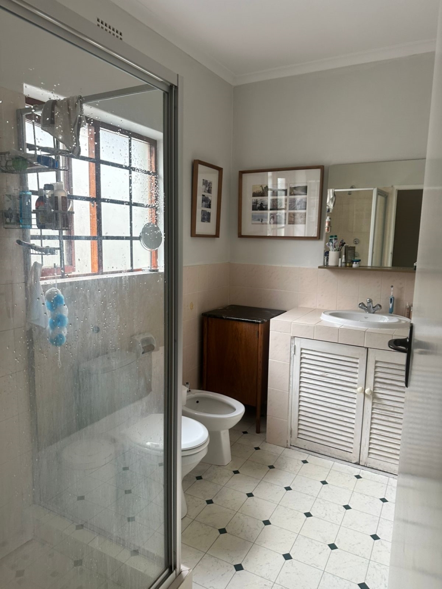 To Let 3 Bedroom Property for Rent in Wynberg Upper Western Cape